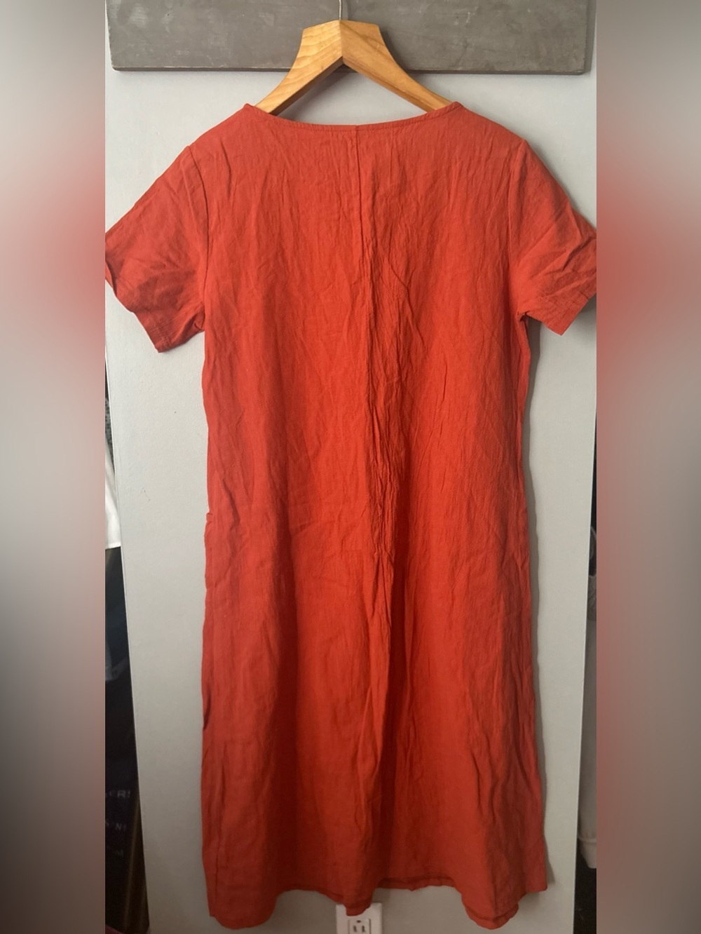 Simple dress - Picture 5 of 8